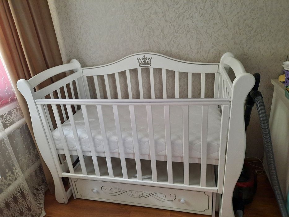 Продаётся детская кроватка