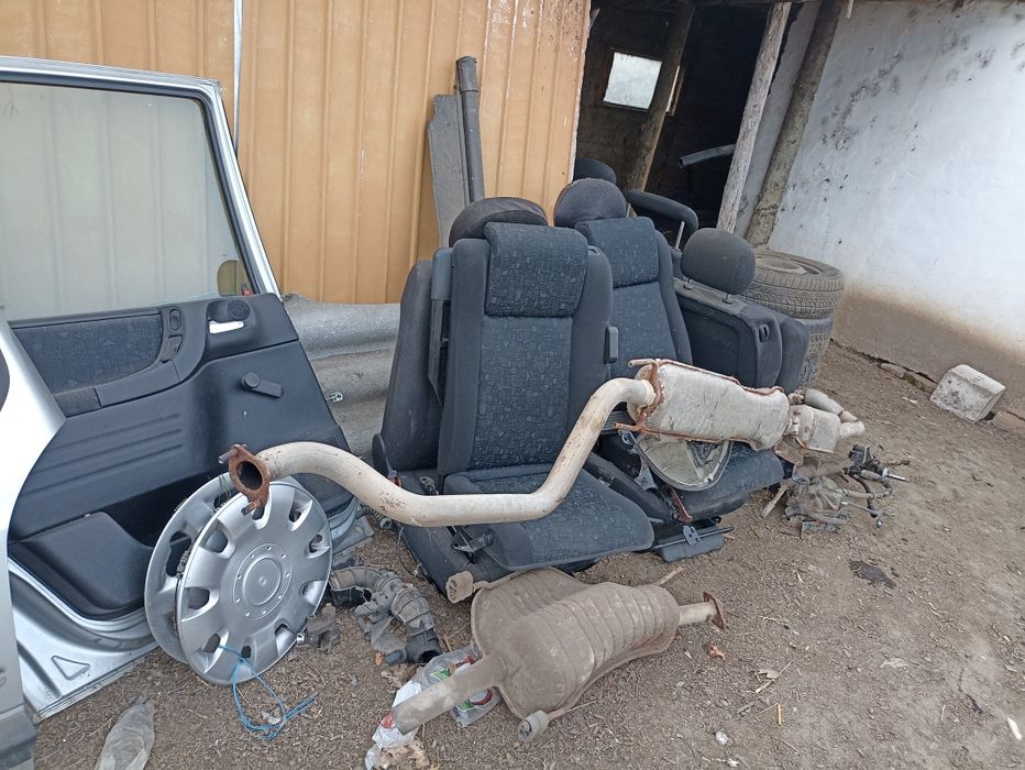Vand piese pentru Opel Zafira