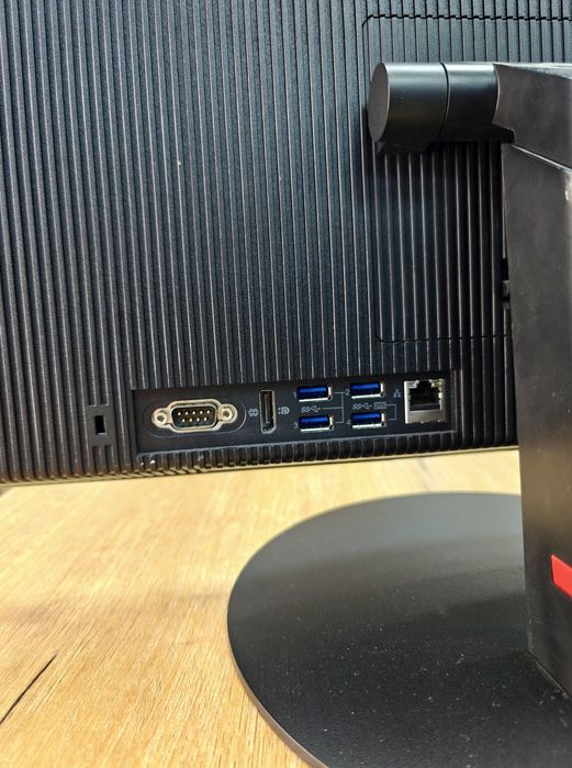 Lenovo ThinkCentre 21'5 Моноблок Intel Core i3