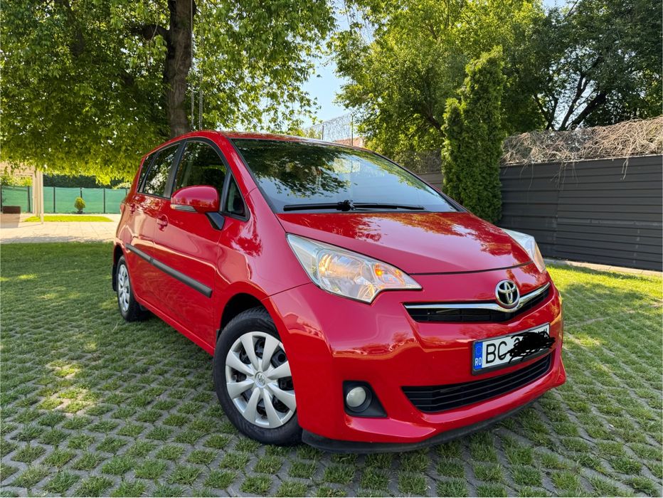 TOYOTA Verso