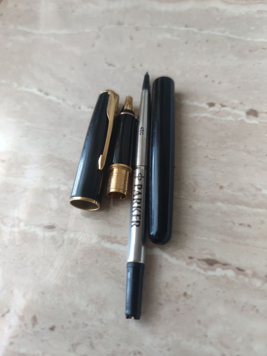 Parker Frontier Rollerball Black GT