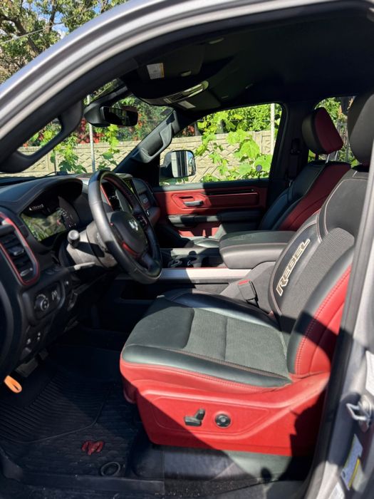 Dodge RAM Rebel 5.7 HEMI V8