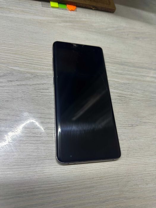 Samsung S10 Plus YAXSHI sotiladi