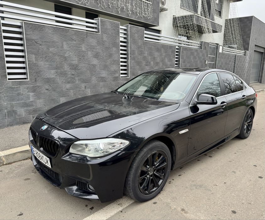 BMW F10 520d Pachet M, Navigatie, Lumini Ambientale, Camera, km reali