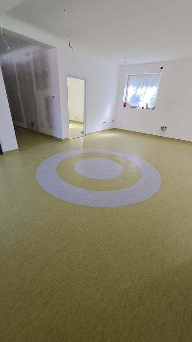 Montaj : Linoleum , Mochetă , Șapă Autonivelantă