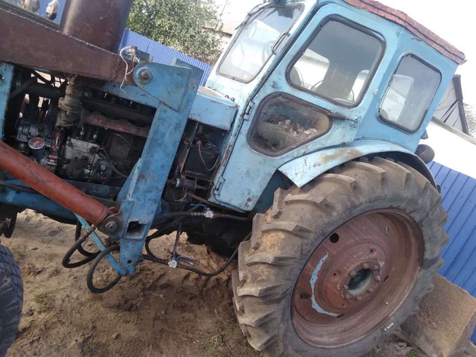 срочна Продам трактор Т -40 ведущий с куном