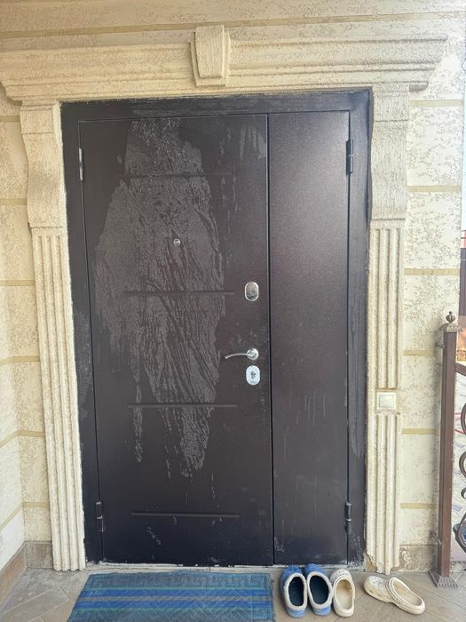Срочна продам входную дверь