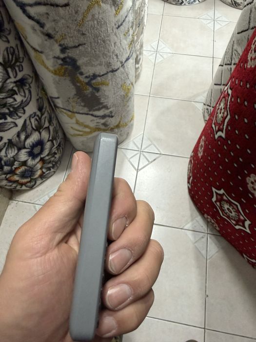 Новей телефон ишлатилган холати яхши