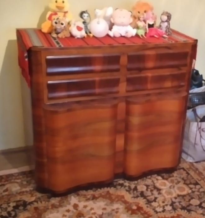 Vând mobilă din lemn masiv