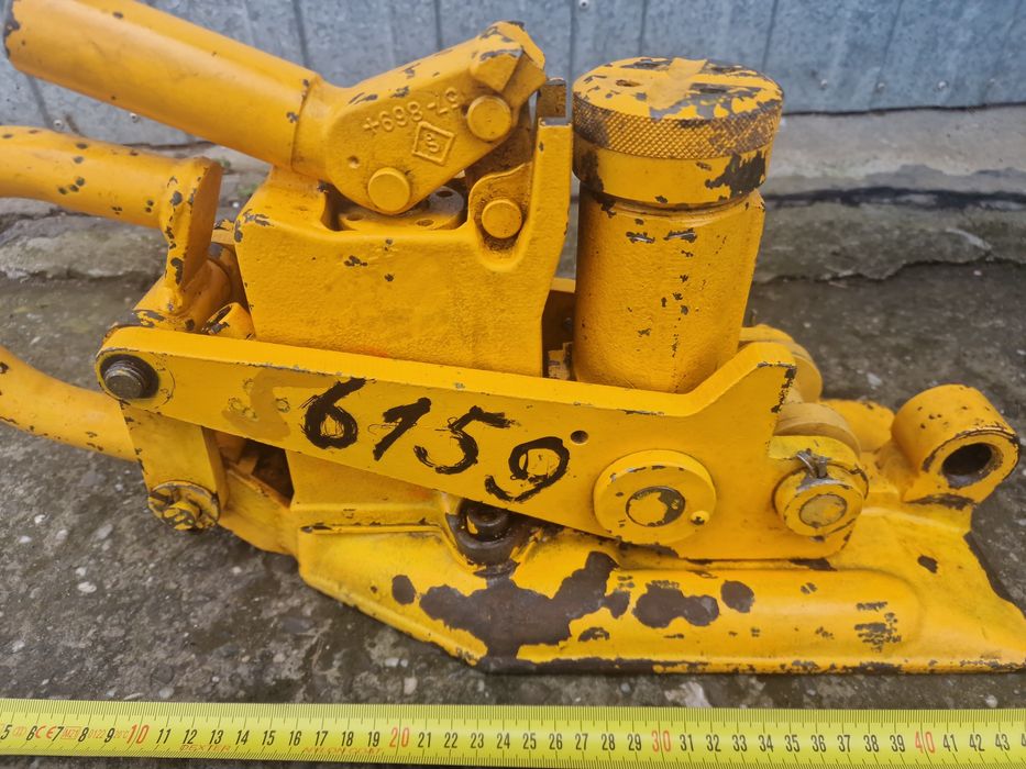 Cric hidraulic STUMEC GEISMAR cai ferate