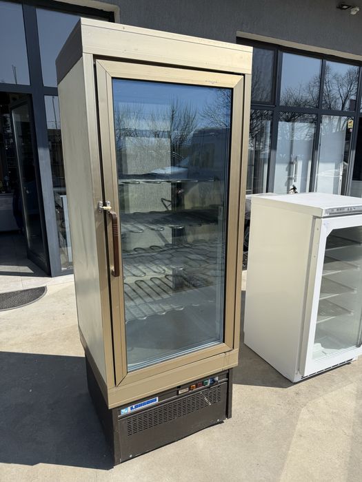 Минусова хладилна витрина