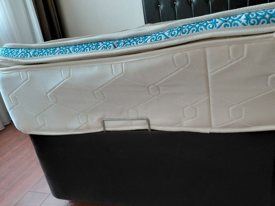 Кровать двухспальная