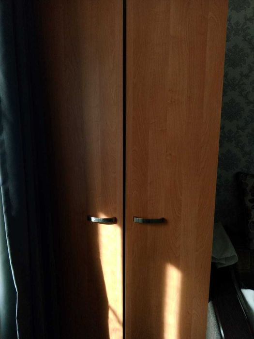 Продам плательный шкаф