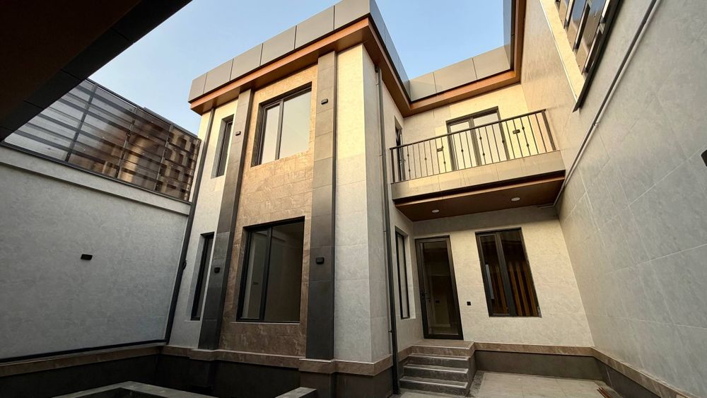 5 комнатный дом на 2 сотках махалля Амир Темур