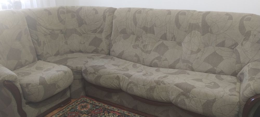 Диван - угловой .