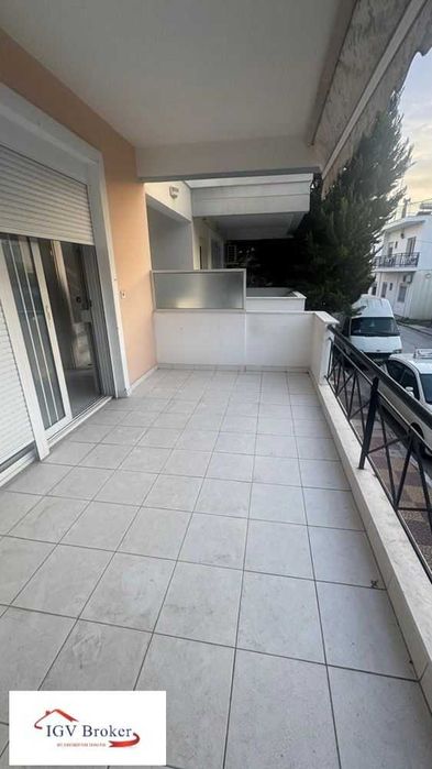 Тристаен апартамент в Неа Перамос, Гърция