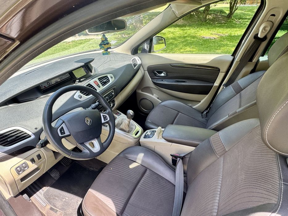 Renault Scenic 2011
