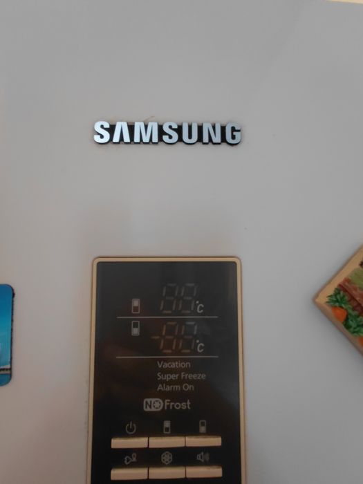 Продам холодильник требует ремонта