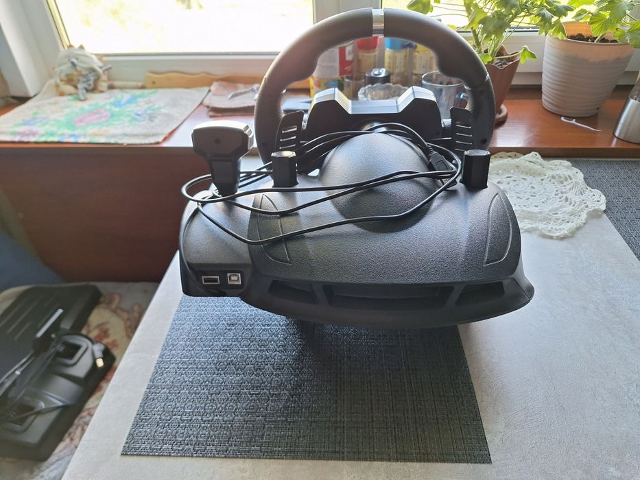 Продам игровой контролер.