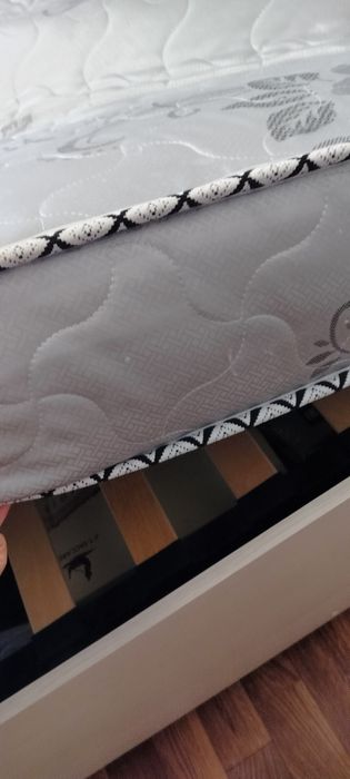 Продам матрас 1.4 м