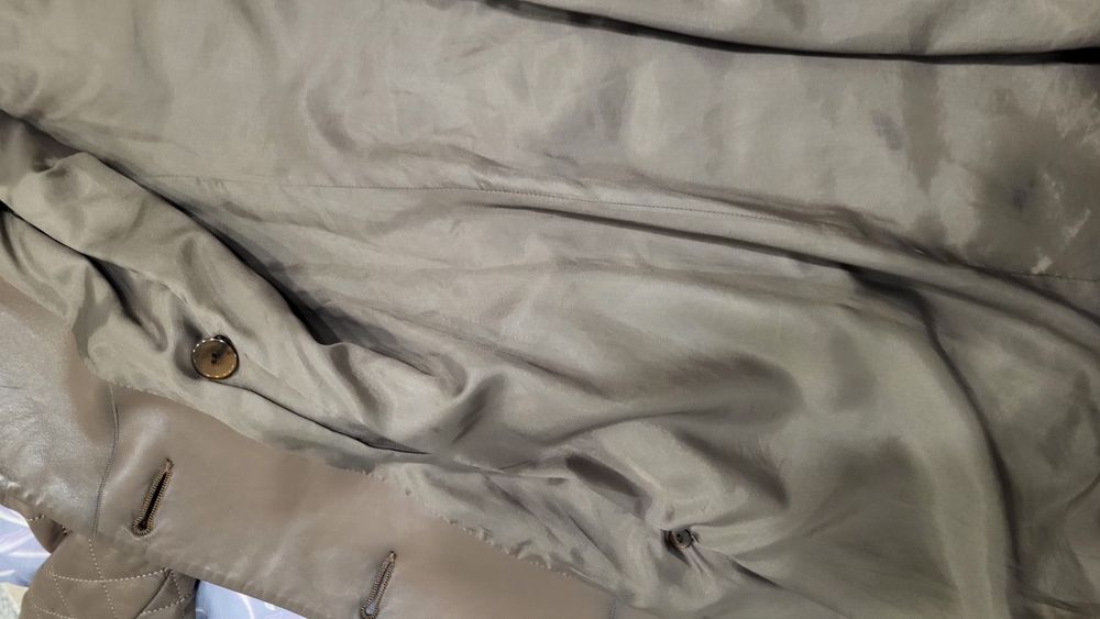 Продам кожаный плащ.