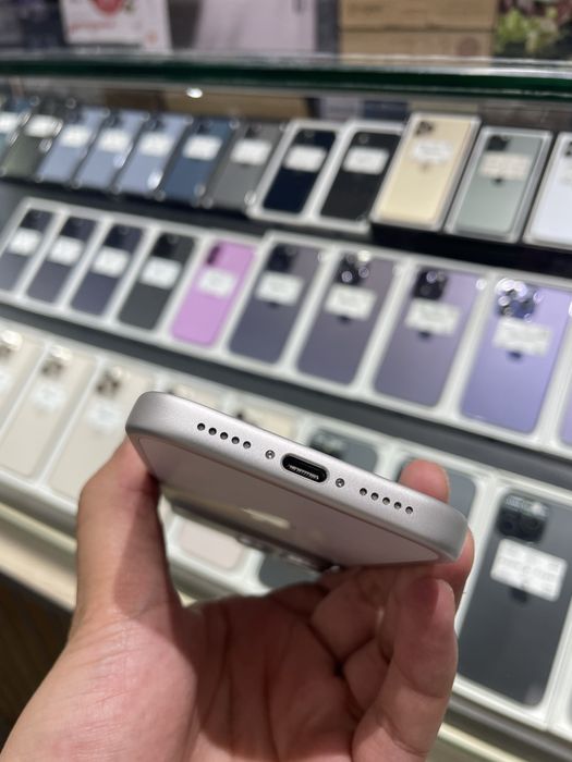 iPhone 17 pro Silver