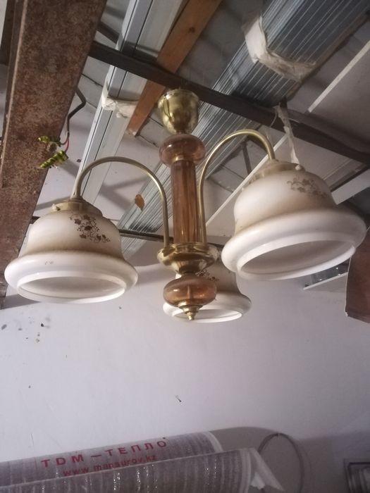 Продам люстра за 2000тг