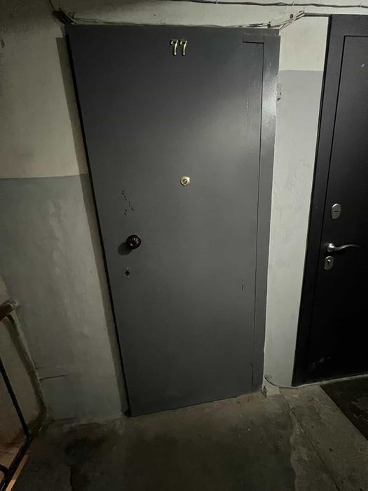 Продается Железная дверь б/у