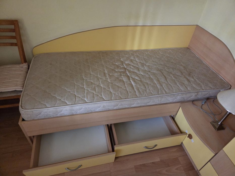 Комплект мебели за детска стая