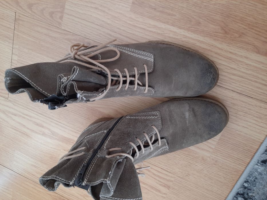 Дамски боти номер 39