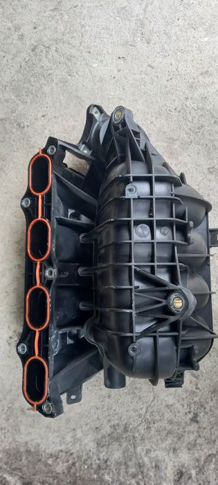 Продам впускной коллектор