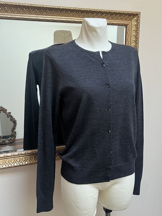 Uniqlo, cardigan gri, 100% lână merinos extra fină