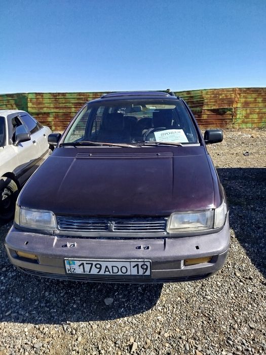 Продам семейный автомобиль