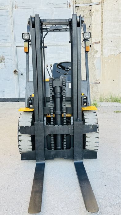 Вилочный погрузчик кара автокара