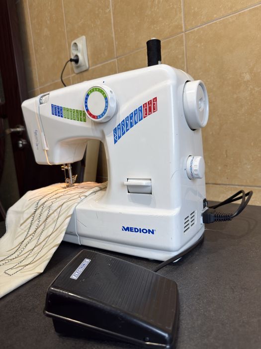 Masina de cusut si festonat Medion diverse progane