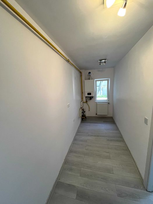 Apartament o camera decomandat 27 mp parter zona Confectii Vaslui