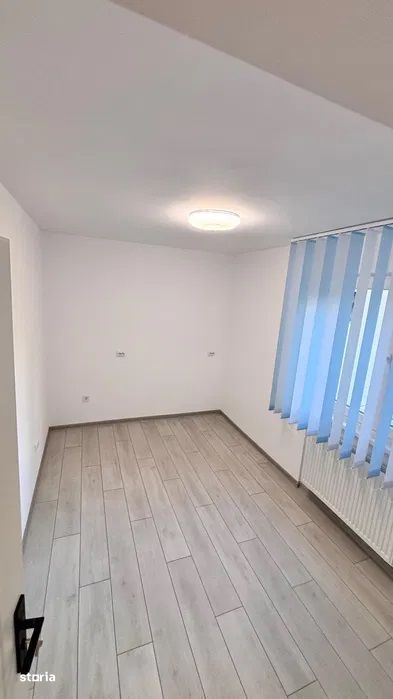 Dambu Pietros - Vanzare apartament 3 camere - Str. Godeanu