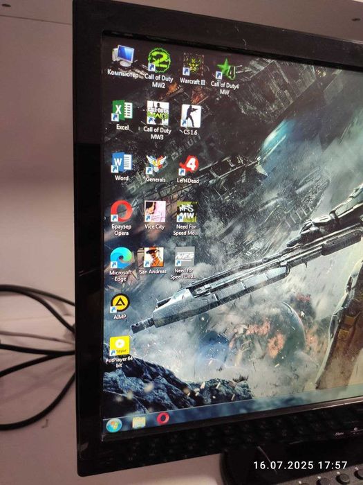 Срочно продам компьютер в полный комплекте идеальном состоянии игровой