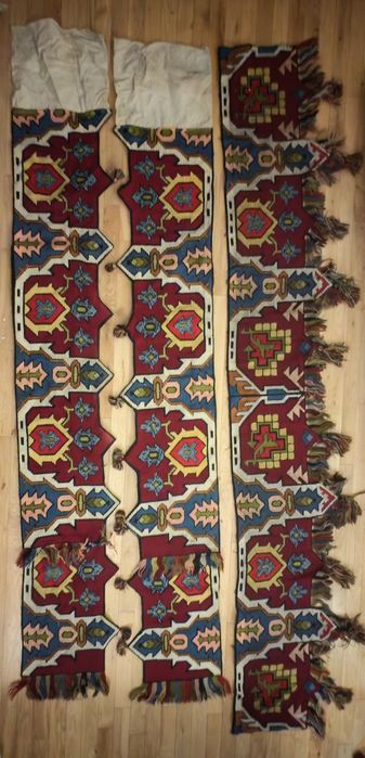 3 draperii românești, cusătură tip kilim. Minim 50 ani vechime