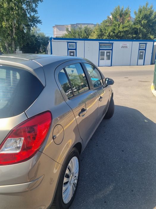 Opel corsa ,an de fabricație 2014 benzina  motor 1.2 culoarea gri,