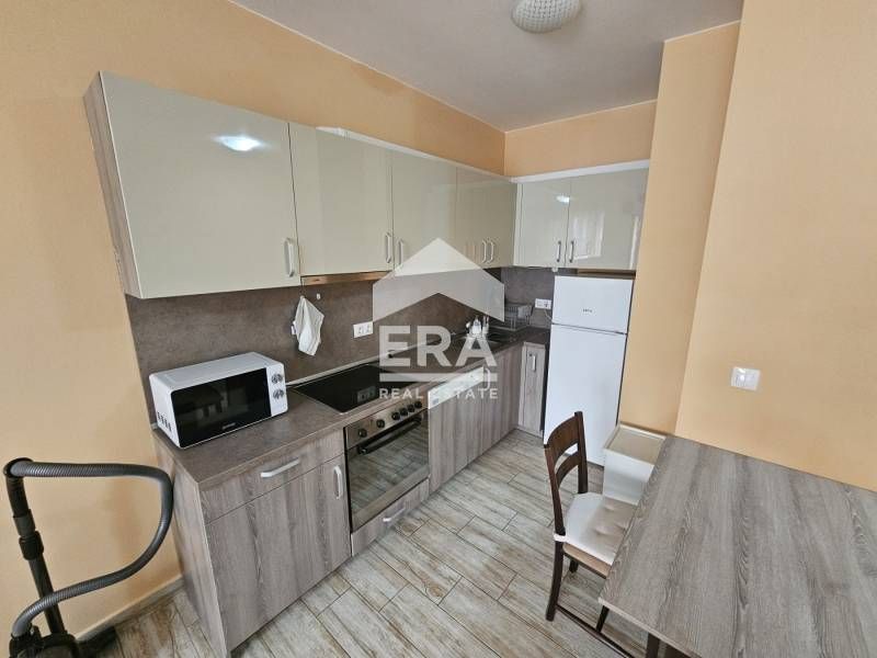 Дава се под наем Двустаен апартамент в София, Младост 4 - 78 кв.м за 598.23 € - Снимка #3