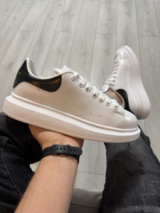 Adidasi Barbati Alex. Mcq. Alb & Negru!