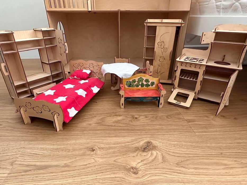 Кукольный домик для девочки