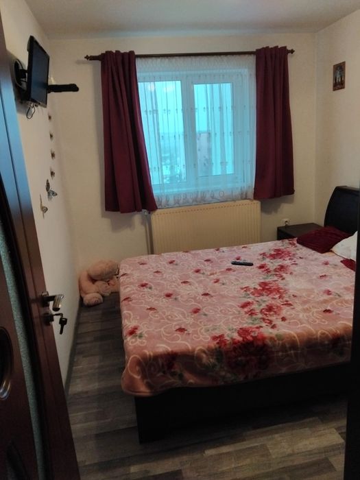Vand apartament cu 2 camere
