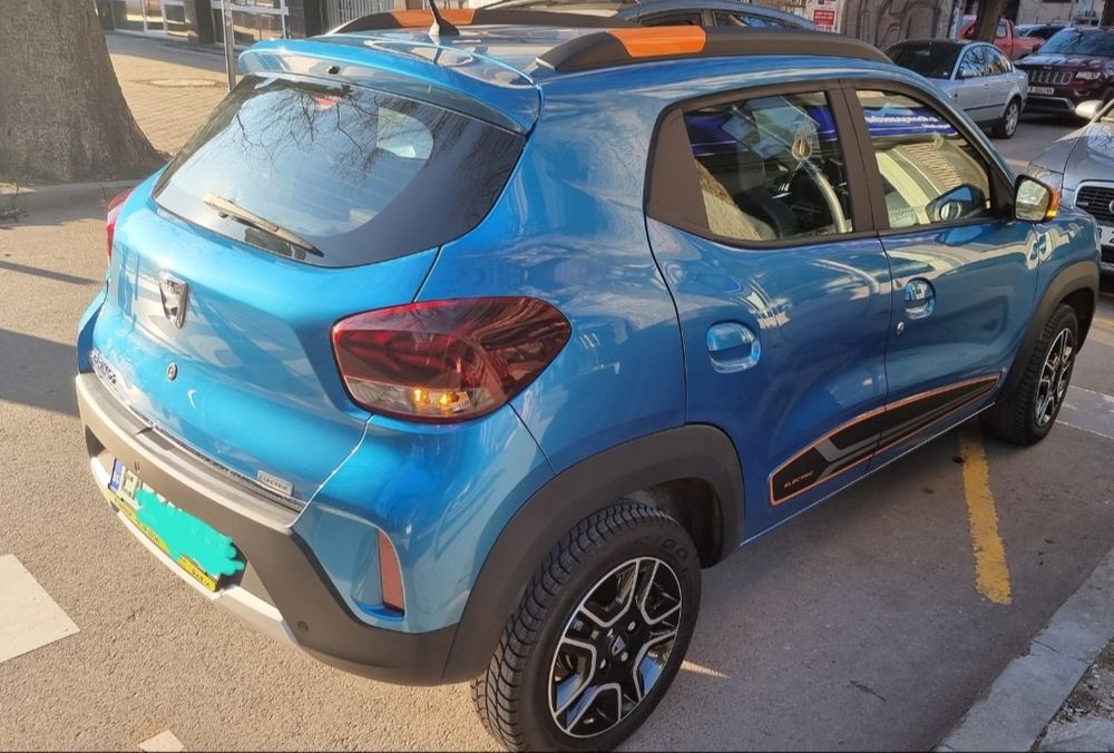 Продавам Дачия Спринг