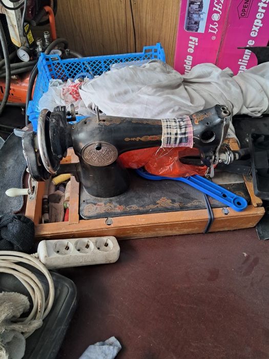 Швейная машинка 10000