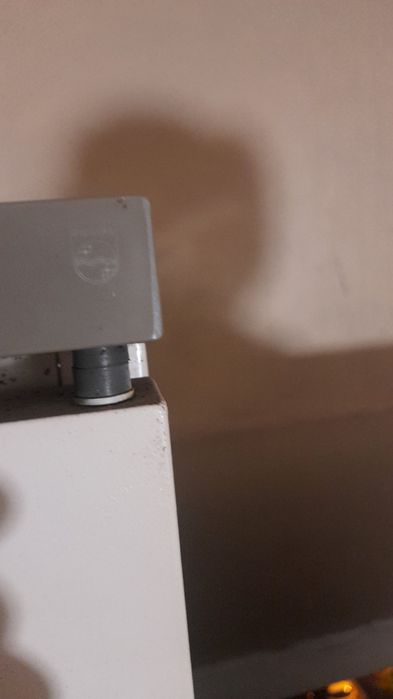 Работещ хладилник Philips 160см