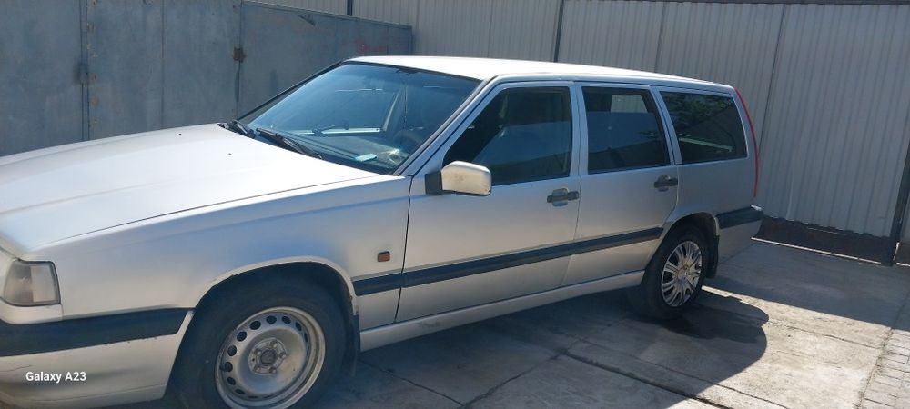 Автомобиль VOLVO 850