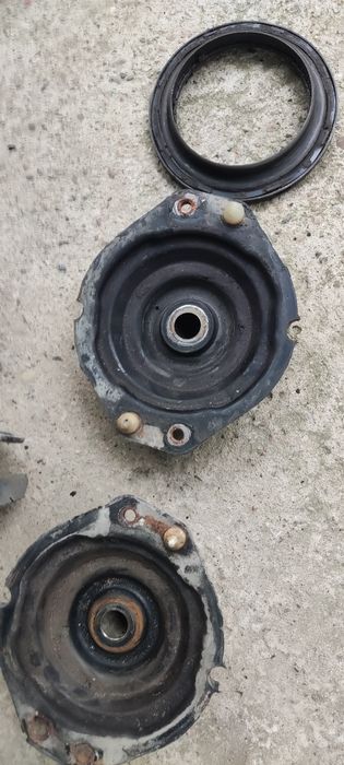 Продавам преден амортисьор за Рено Лагуна 2.