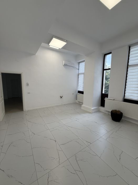 Inchiriez spatiu comercial in centrul Craiovei